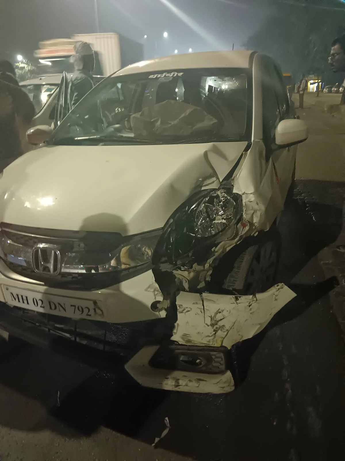 The car that hit the autorickshaw