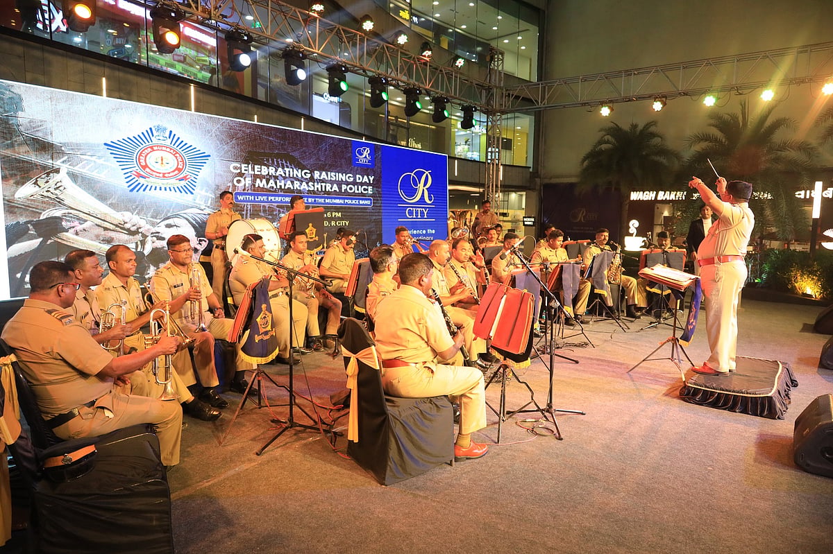 Mumbai police celebrates 'Raising Day of Maharashtra Police' with a live band performance - Vimarsana News