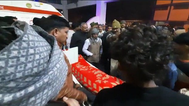 Madhya Pradesh: Shopkeeper shot dead in Morena; family members block road with dead body - Vimarsana News