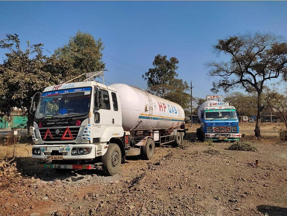 Madhya Pradesh: Police raid illegal LPG gas filling unit, 8 arrested in Sardarpur - Vimarsana News