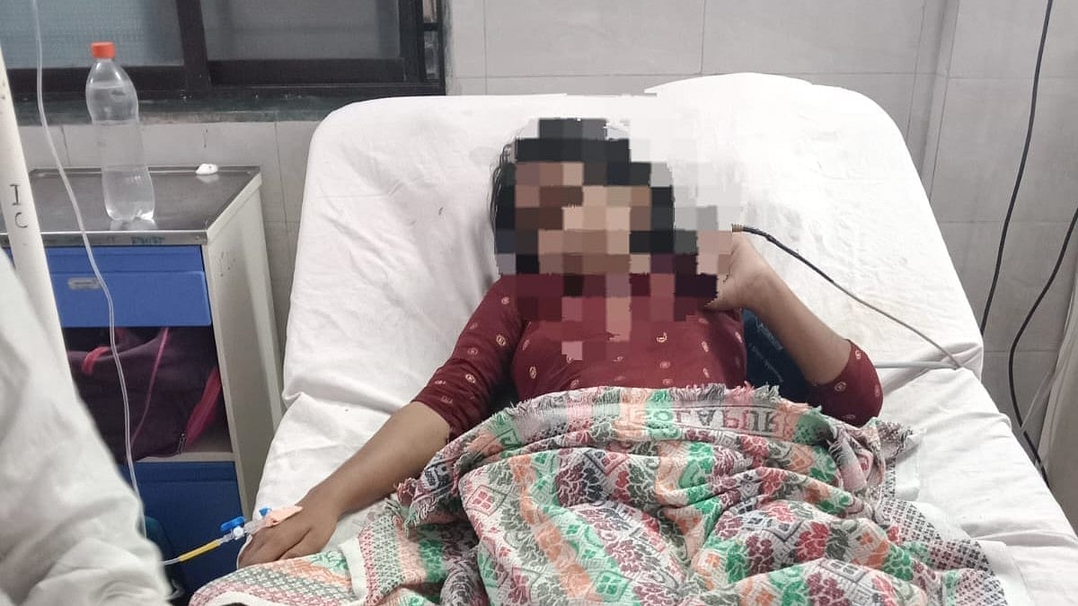 Thane: 2 Central Railways lady ticket checkers save a passenger's life - Vimarsana News