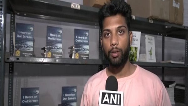 Hyderabad: 20-yr-old youth writes novel in unique epistolary style; know what this writing technique involves - Vimarsana News