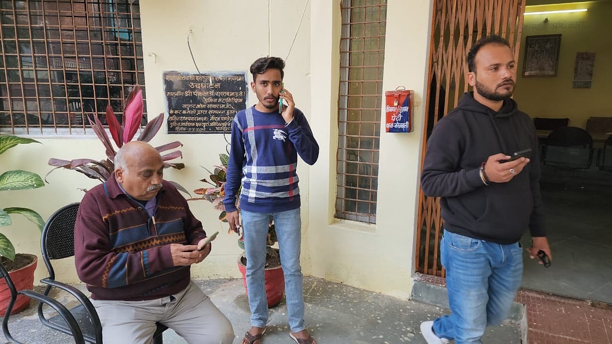 Madhya Pradesh: Bikers escape with Rs 7 lakh from scooter dickey in Chhatarpur - Vimarsana News