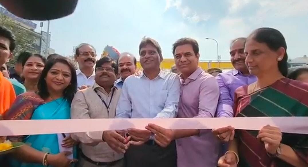 WATCH: Heartwarming gesture by Minister KT Rama Rao, asks project engineers to inaugurate Kothaguda flyover - Vimarsana News