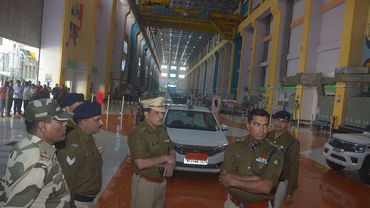 Madhya Pradesh: CISF group commandant inspects Indira Sagar Power Station in Mundi - Vimarsana News