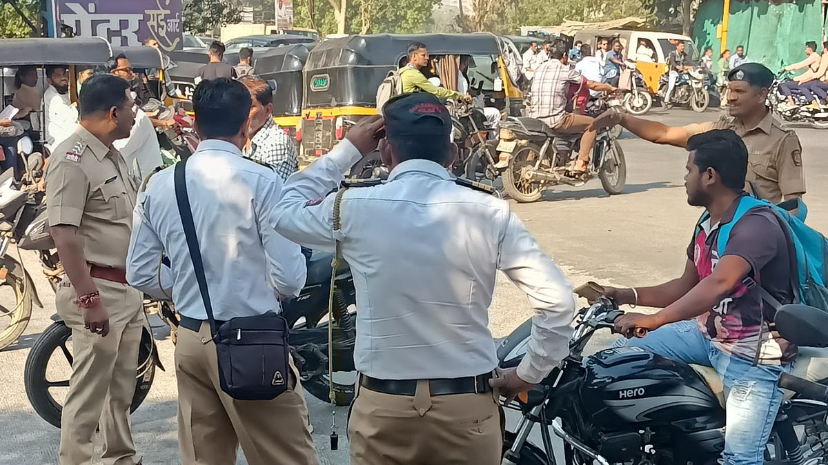 Palghar Police holds ​special drive to enforce use of helmets after 2 fatal accidents - Vimarsana News