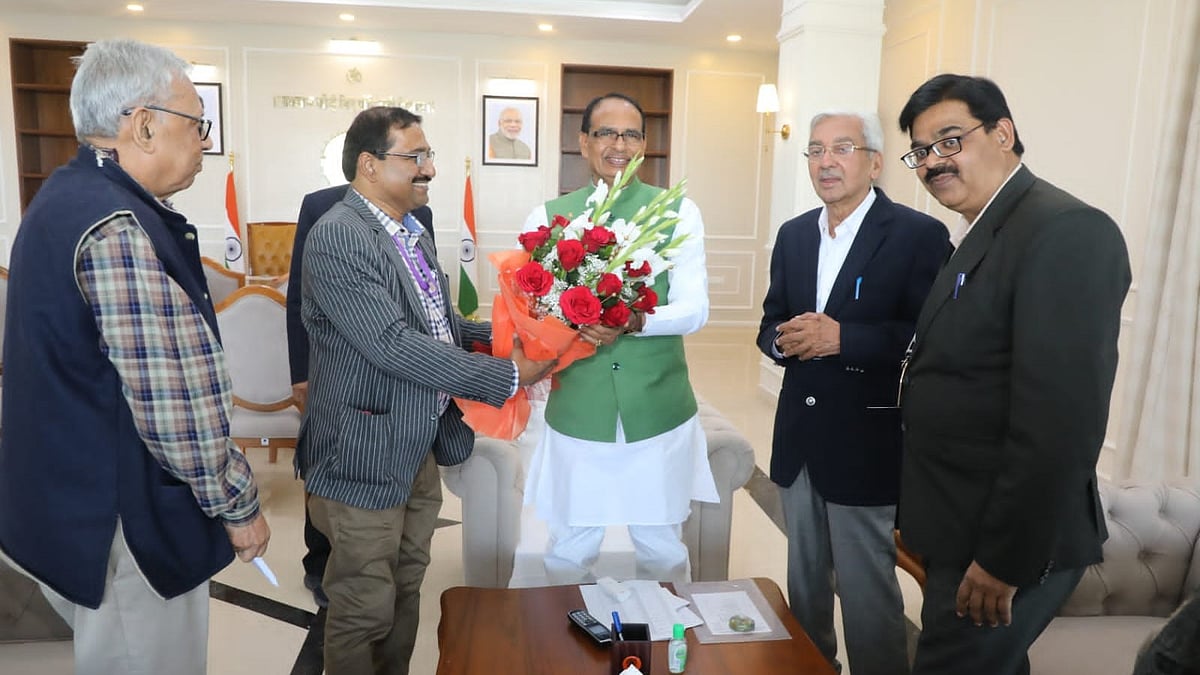Bhopal: MCU Vice Chancellor, PCI sub-committee members meet CM - Vimarsana News
