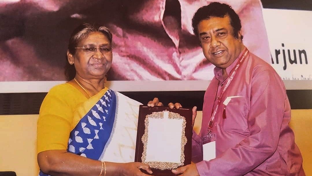 Bhopal: Alok Chatterjee feted with Sangeet Natak Akademi Award - Vimarsana News
