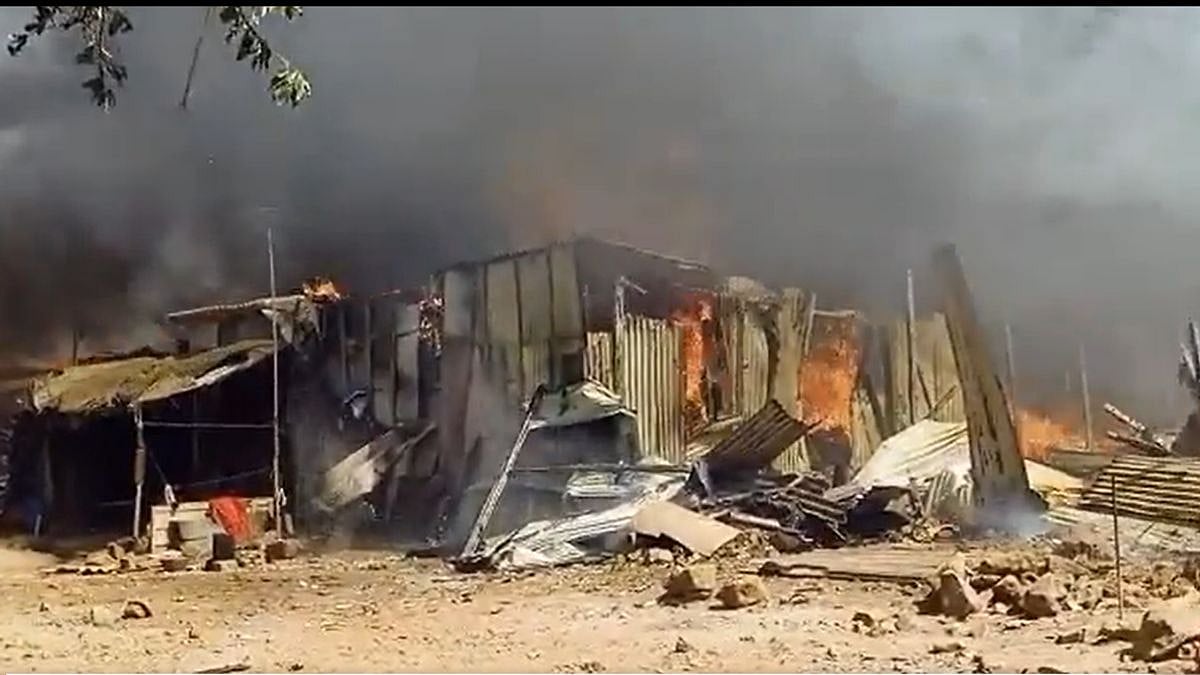 Mumbai: Nearly 2,000 families homeless after Malad fire, BMC springs into action - Vimarsana News