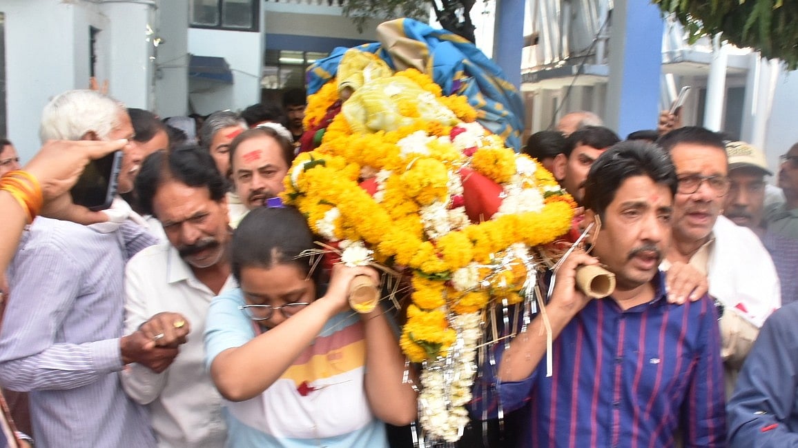 Indore: After struggling for life for five days, Vimukta succumbs to burns - Vimarsana News