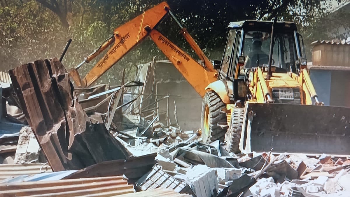 Mumbai: BMC demolishes 32 illegal structures on plot reserved for playground in Chembur - Vimarsana News