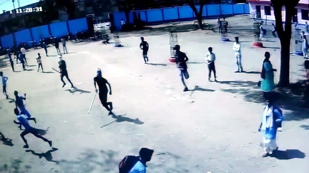 Madhya Pradesh: Goons barge into school, beat teachers & students with sticks in Chhatarpur village - Vimarsana News
