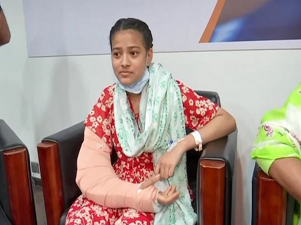 Mumbai: 18-year-old girl receives unilateral hand transplant, first of its kind in India, claims hospital - Vimarsana News
