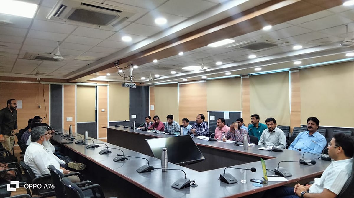 Madhya Pradesh: Commissioner discusses building permissions with architects in Dewas - Vimarsana News