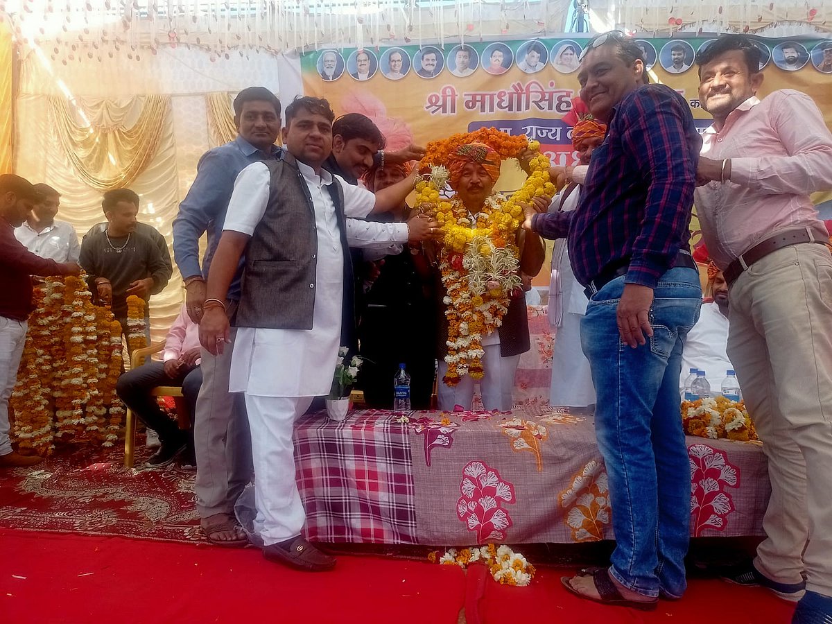 Madhya Pradesh: Former MLA Dawar gets rousing welcome in Chandrashekhar Azad Nagar - Vimarsana News