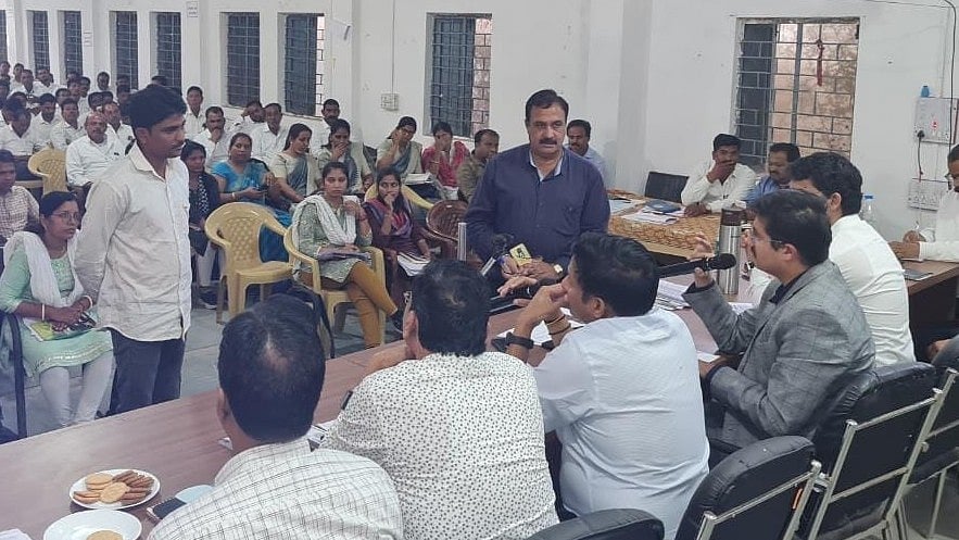 Madhya Pradesh: Dewas collector reviews development works - Vimarsana News