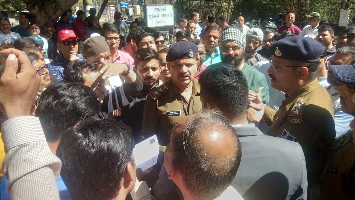 Indore: Residents demand strict action against sex racket operator - Vimarsana News