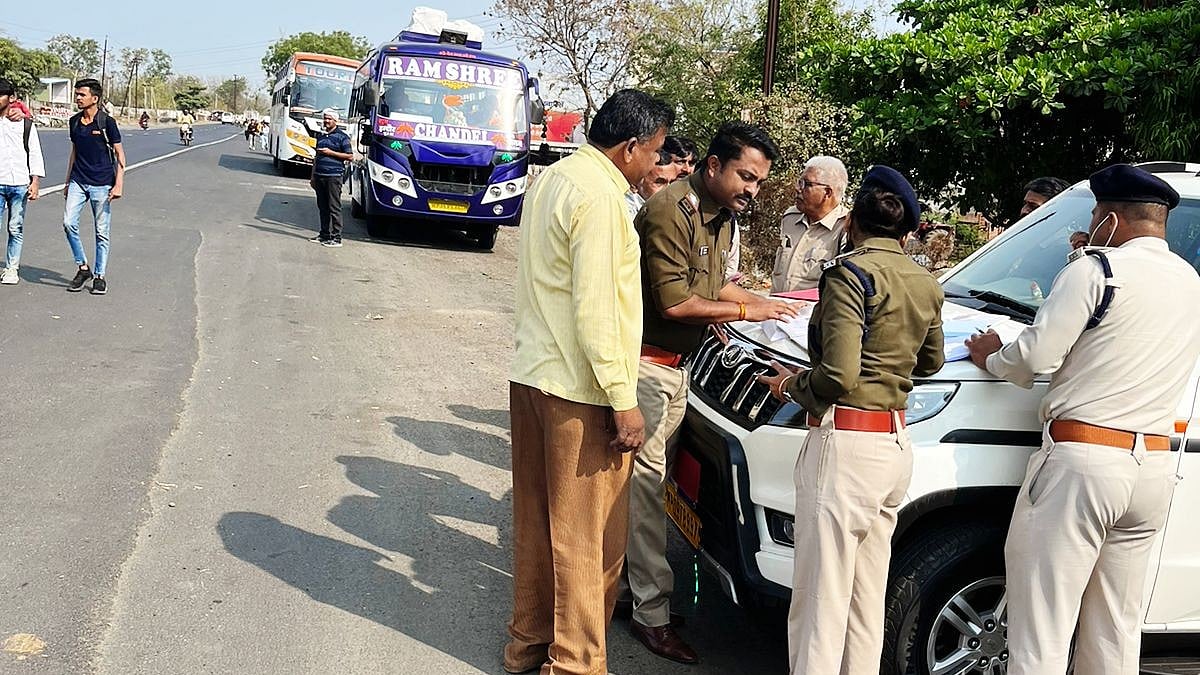 Indore: 1 bus seized, 13 fined over Rs 90,000 - Vimarsana News