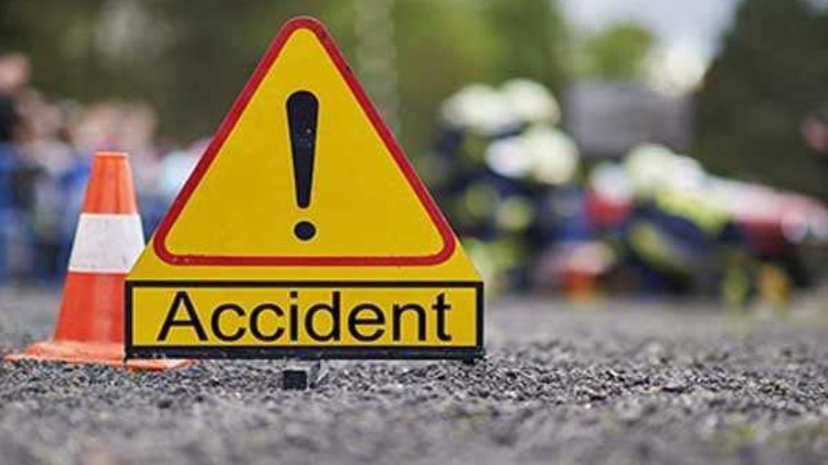 2 kids among 8 injured after 2 cars crash on Yamuna Expressway in Greater Noida - Vimarsana News