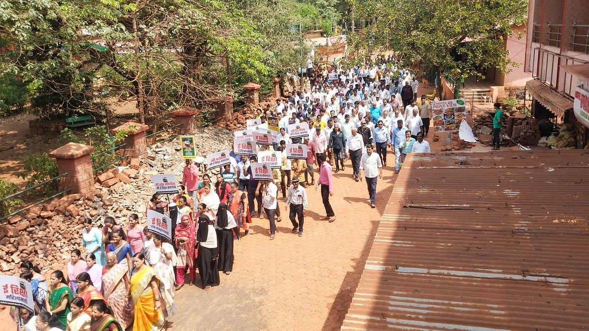 Matheran locals protest for e-rickshaws - Vimarsana News