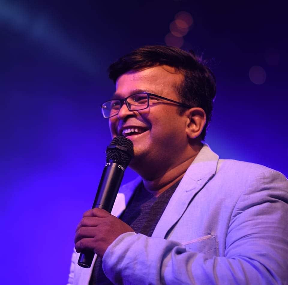 Thane: 46-yr-old famous narrator Deepesh More killed in freak mishap - Vimarsana News