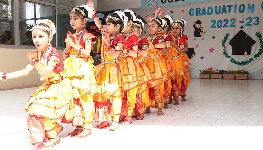 Madhya Pradesh: Graduation ceremony for UKG students held at Mhow school - Vimarsana News