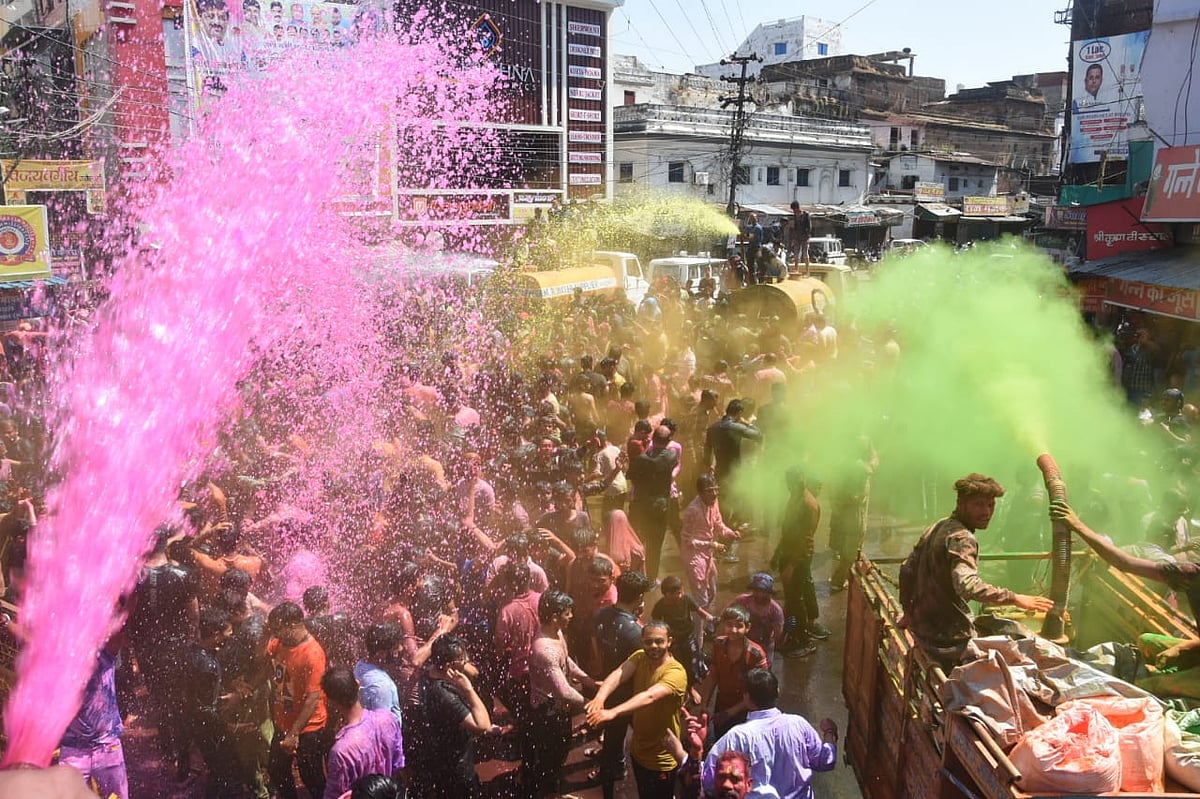 Bhopal: Gulal, dance and dhol add to Holi celebrations - Vimarsana News