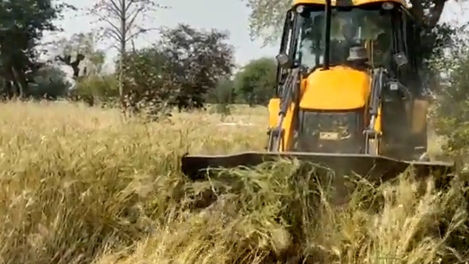 WATCH: Damoh district admin razes standing crops and houses of men accused of double murder - Vimarsana News