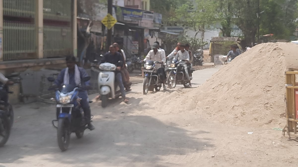 Madhya Pradesh: Locals paying price for contractor's negligence in Meghnagar - Vimarsana News