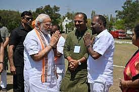 Karnataka Congress criticises BJP for allowing rowdy to greet PM Modi - Vimarsana News