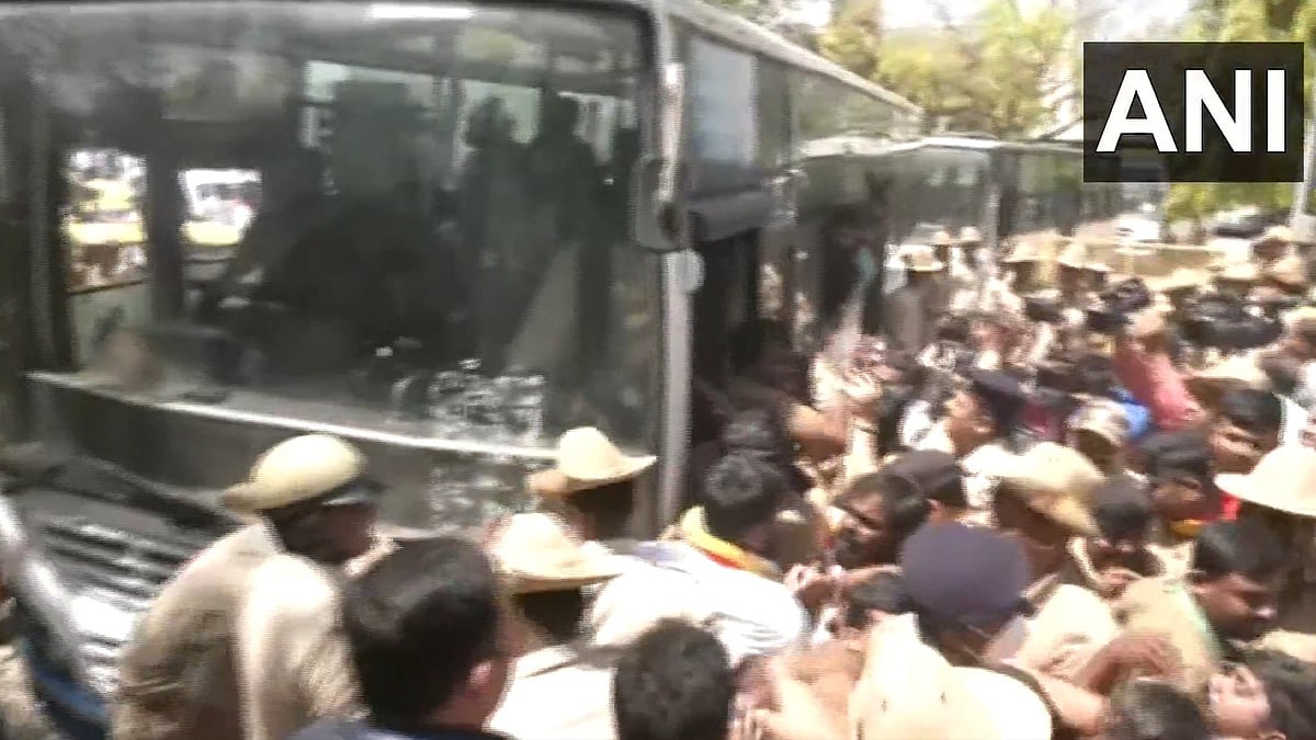 Bengaluru: Autorickshaw drivers to go on city-wide strike today as protest against bike taxi services - Vimarsana News
