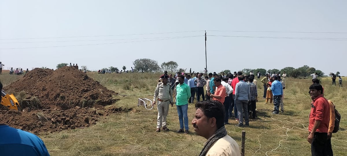 MP: 8-yr-old boy falls into open borewell in Vidisha; rescue operation on - Vimarsana News
