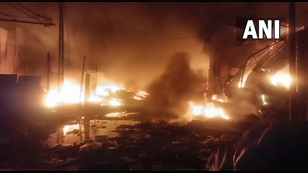 Gujarat: Massive fire breaks out at 10 scrap godowns in Valsad; visuals surface - Vimarsana News