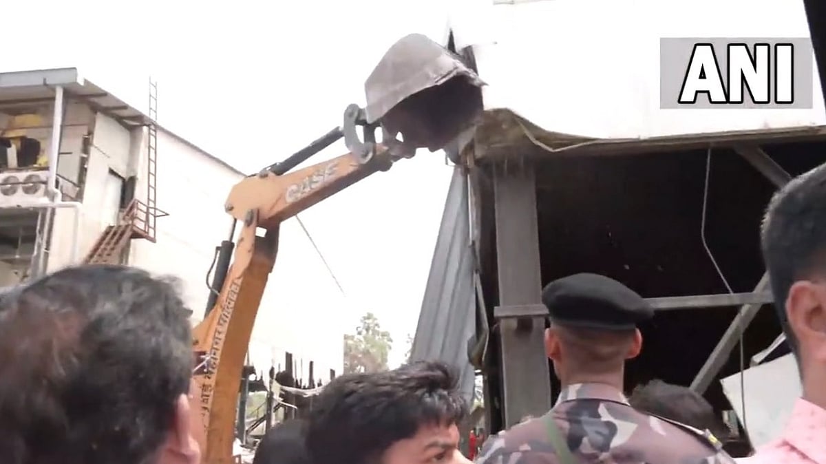 WATCH: BMC razes illegal film studios in Mumbai's Madh-Marve area - Vimarsana News