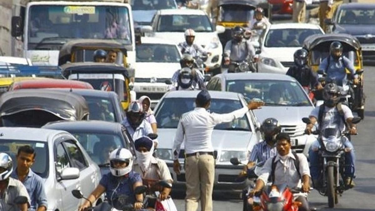 Traffic Woes Continue to Plague Mumbai Amid Delayed Monsoon: Chaos at Key City Routes - Vimarsana News