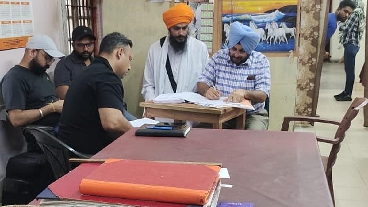 Watch: Dibrugarh police takes custody of 'Waris Punjab De' chief Amritpal Singh - Vimarsana News
