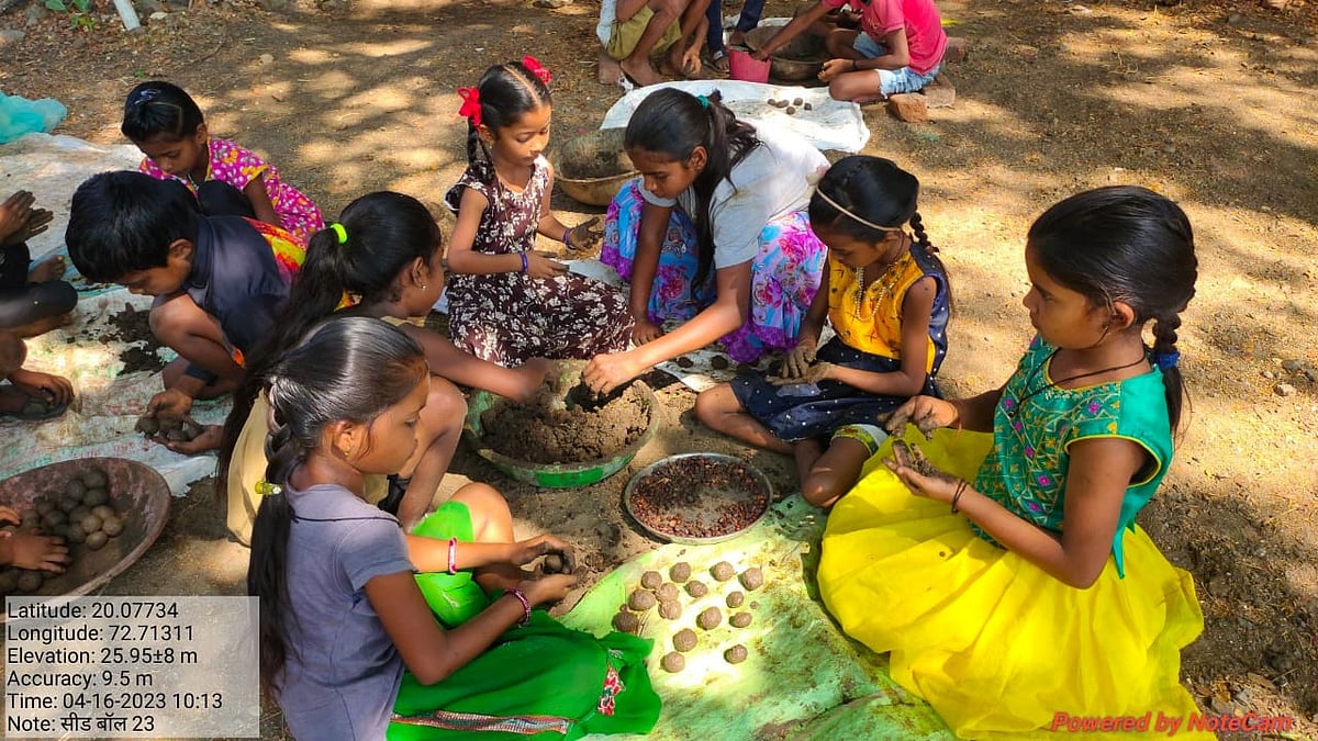 Green Palghar initiative: 53 primary school students prepare 23,000 seed balls in 2 days - Vimarsana News