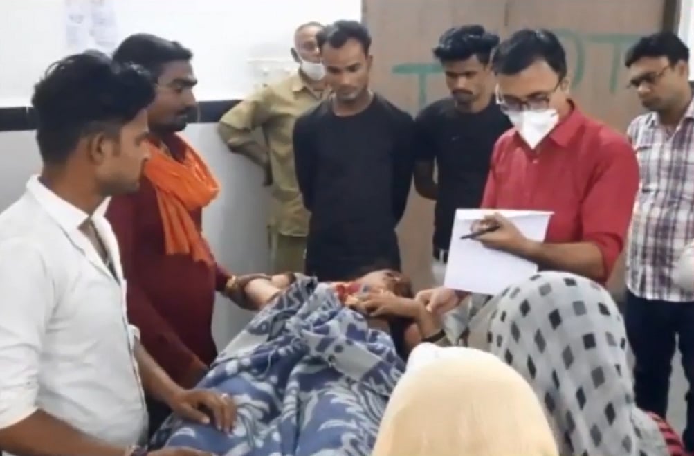 Madhya Pradesh: Woman among Five dead after struck by lightning in Chhatarpur - Vimarsana News