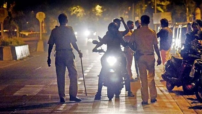 Mumbai: Cops arrest 20 overspeeding bikers in Bandra after filmy chase on WEH - Vimarsana News