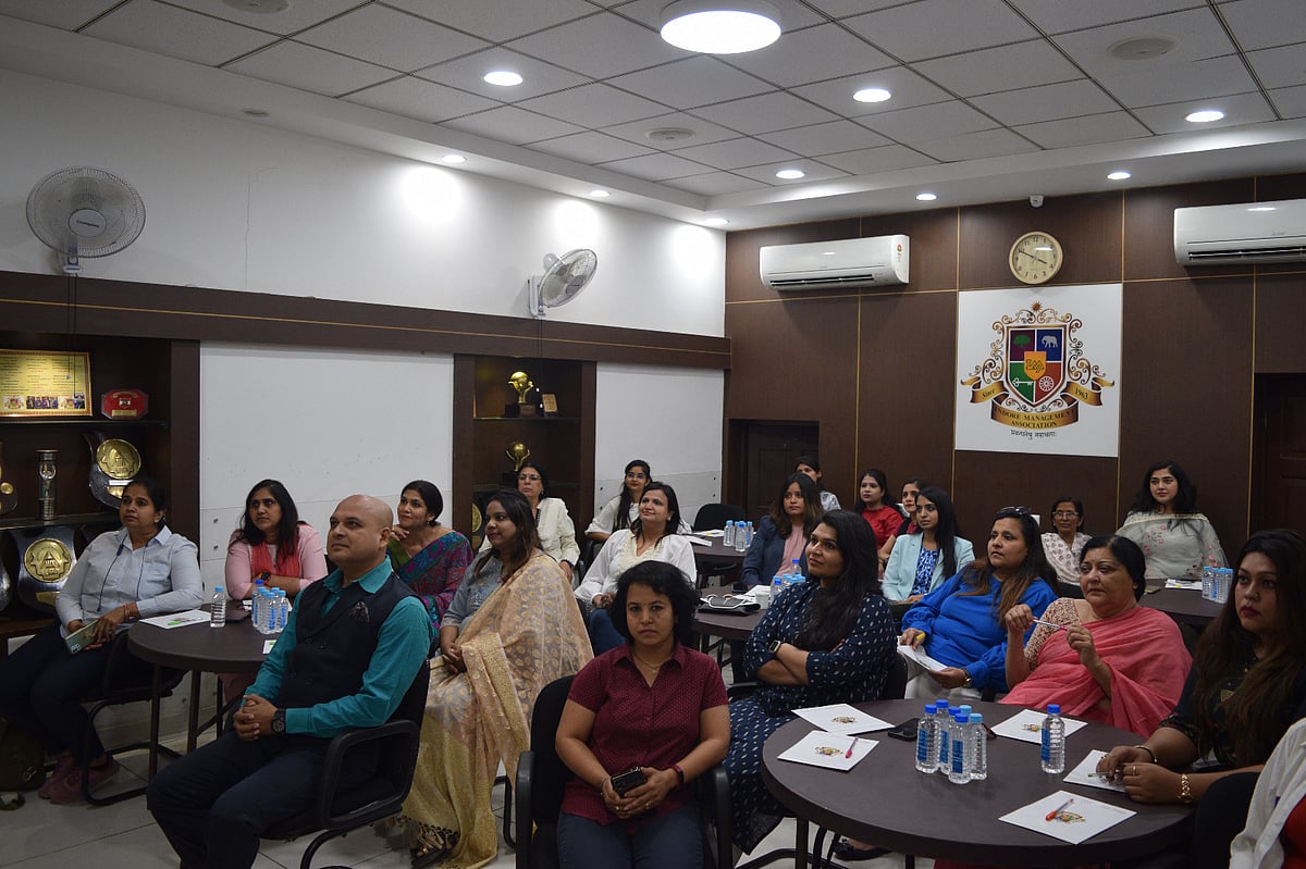 Indore: Focus on self-acceptance & self-management key to developing leadership skills - Vimarsana News