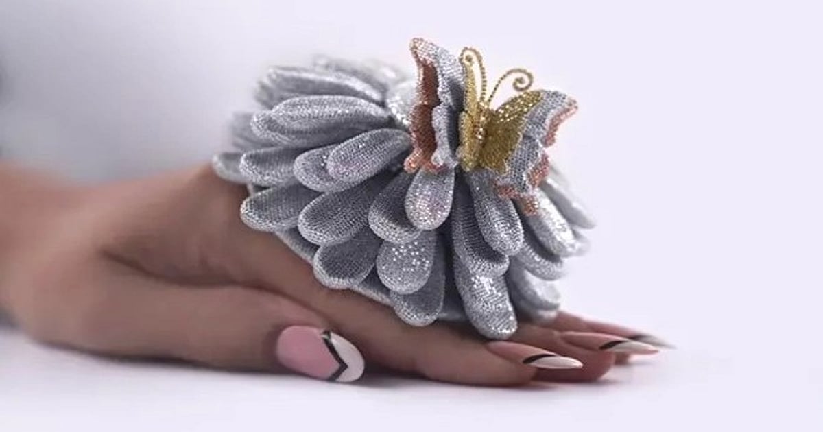 अंगूठियों का मालिक! मुंबई ज्वेलर्स की अंगूठी ने 50,000 से अधिक हीरों के साथ विश्व रिकॉर्ड बनाया अंगूठियों का मालिक! मुंबई ज्वेलर्स की अंगूठी ने 50,000 से अधिक हीरों के साथ विश्व रिकॉर्ड बनाया