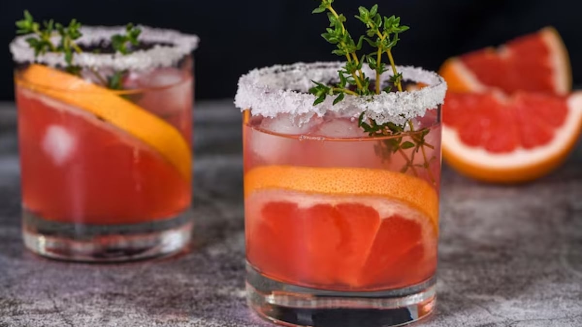 Try Melon Margarita, Summer Fizz, Truffle Hunter, Farm Fresh Picante and Mezcal Paloma cocktails to lift your spirits this summer - Vimarsana News