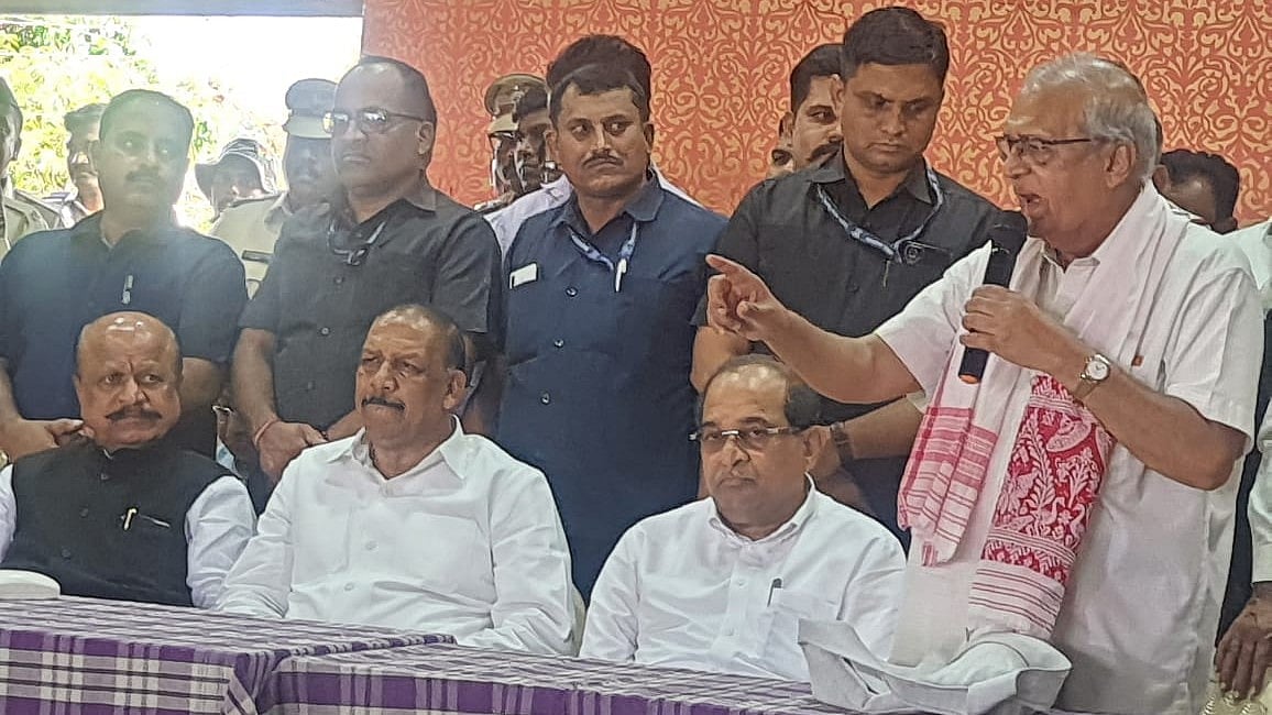 Maharashtra: AIKS calls off long march following govt's assurance - Vimarsana News