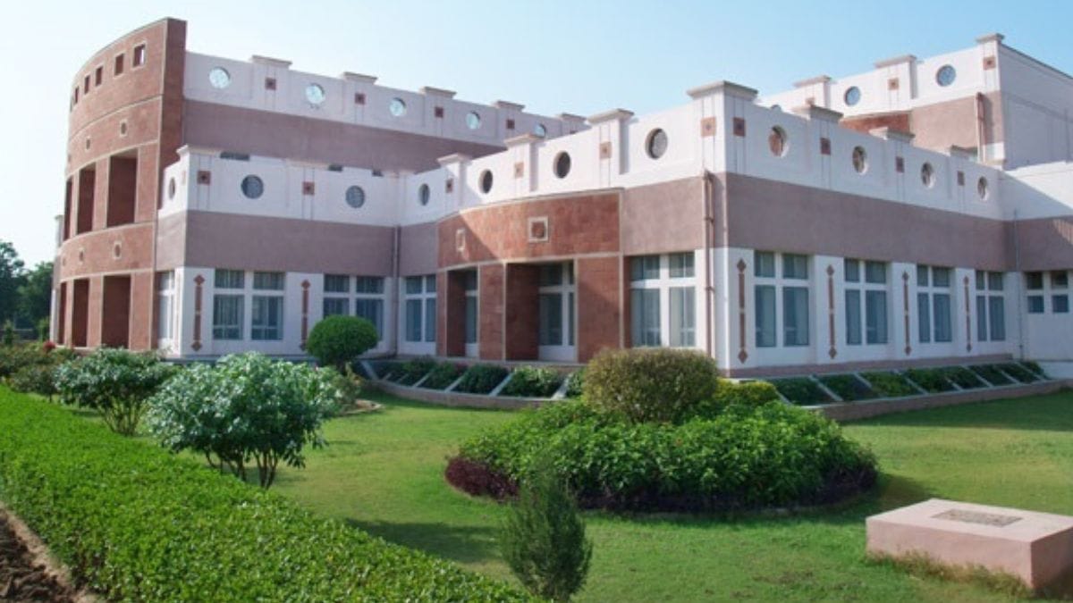 BITS, Pilani registration closes on April 9 at bitsadmission.com; Direct  link here