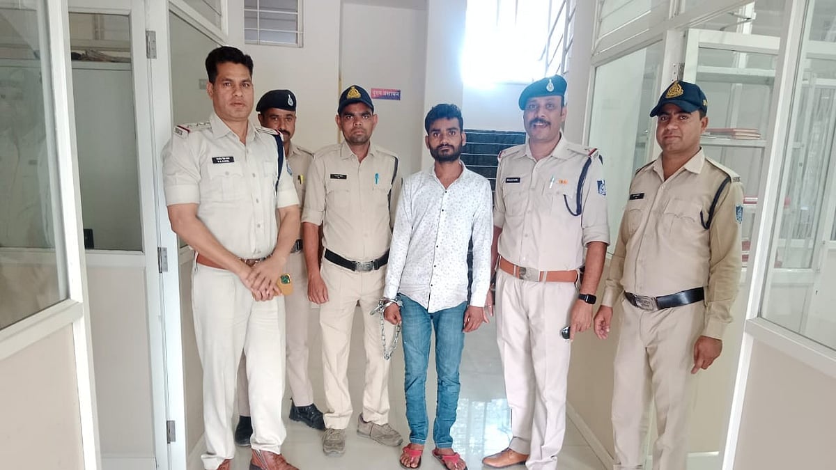 Madhya Pradesh: 35 boxes of illicit liquor seized from car in Bagh, 1 held - Vimarsana News
