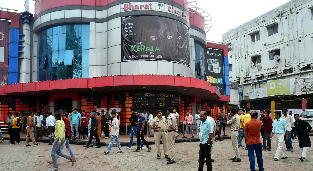 MP: Bhopalities find movie hitting and realistic - Vimarsana News