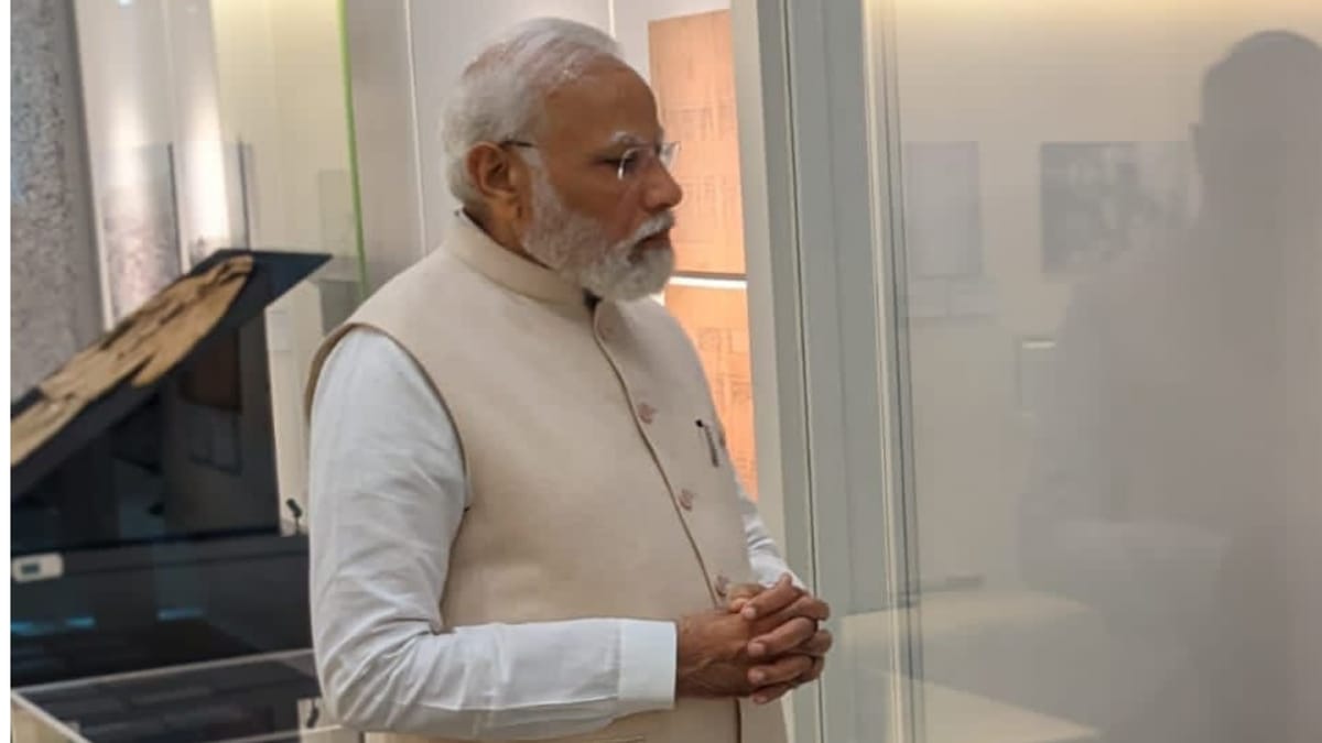 PM Modi's sustainable fashion-wear; dons jacket from recycled material ...