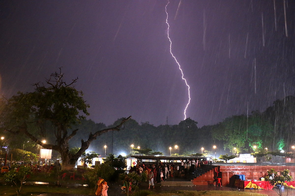 Two 10-year-old records broken: Highest rainfall, nearly 2'', recorded on a day in May - Vimarsana News
