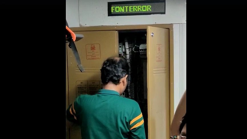 Mumbai News: WR's AC local develops fault again, commuters aghast - Vimarsana News