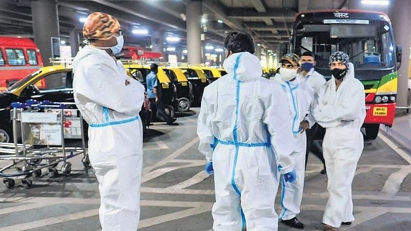 Digital Extortion at Mumbai Airport: Discontent brewing in senior customs officers as they work under subordinates, get micromanaged - Vimarsana News